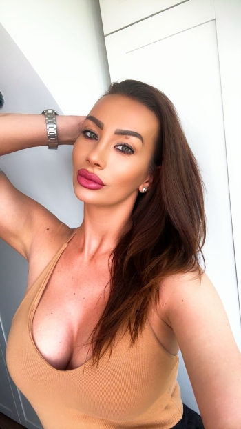 A selfie gallery profile picture of Sandra