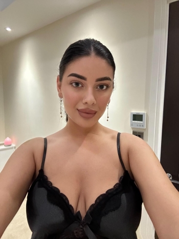 A selfie gallery profile picture of Eletta