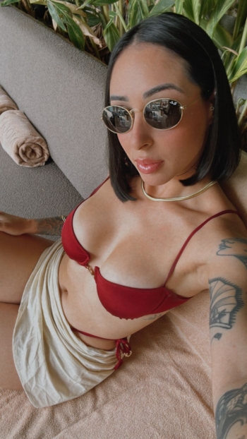 A selfie gallery profile picture of Nay