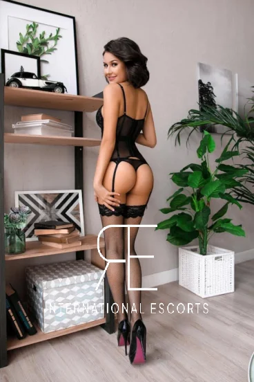 Full length back shot of a sexy Russian escort called Ariadna