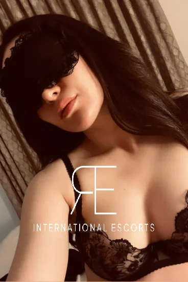 A selfie profile picture of a London escort called Sophia 