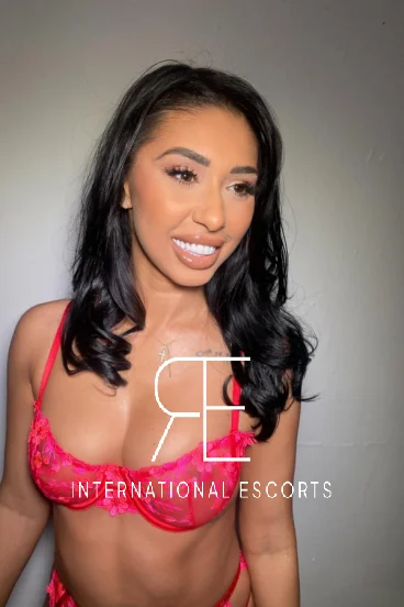 Brand new selfie gallery profile picture of a London escort named Snows 