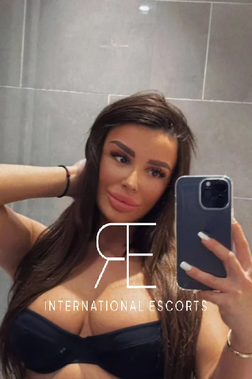A selfie gallery photo of a very sexy brunette escort named Avery 