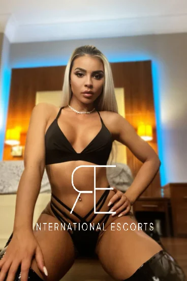 Slim sexy blonde London escort Zoey 