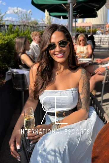 Sexy Brazilian escort named Samantha