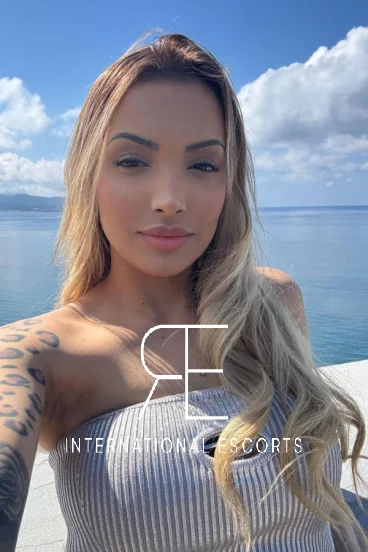Beautiful blonde escort Isabella 