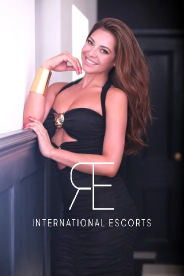 A profile picture of a sexy London escort named Luna