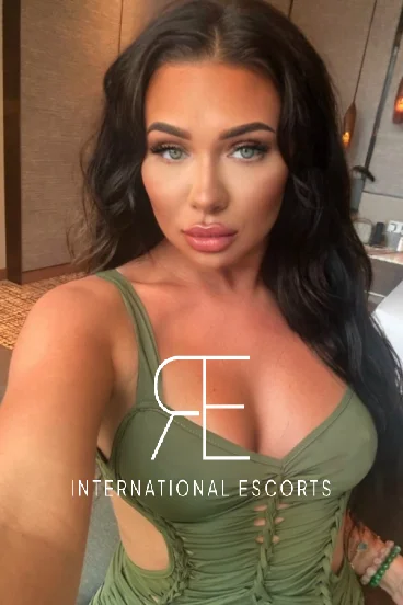 A selfie gallery profile picture of Sierra Rose