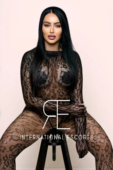 Curvy London escort Vanessa-Lux 