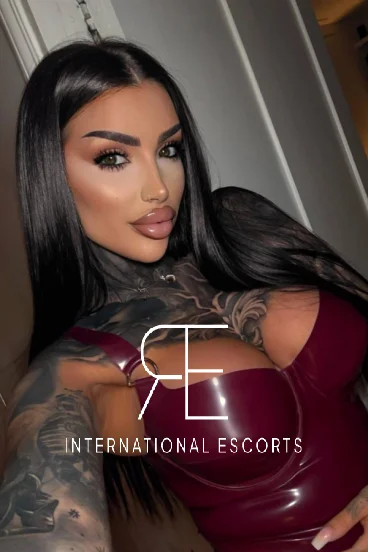 A selfie gallery profile picture of Mistress Daria 