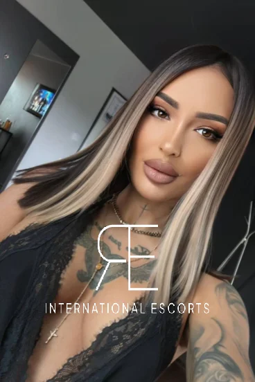 London escort covered in tattoos 