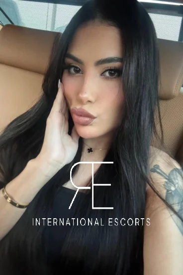 Slim sexy Brazilian escort Candid