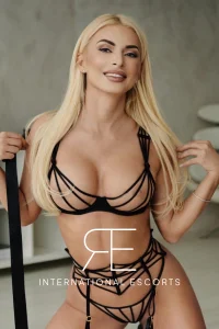 A sexy blonde escorts profile picture 