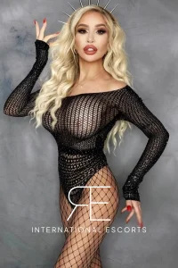 A profile picture of a very sexy blonde London escort named Elle 